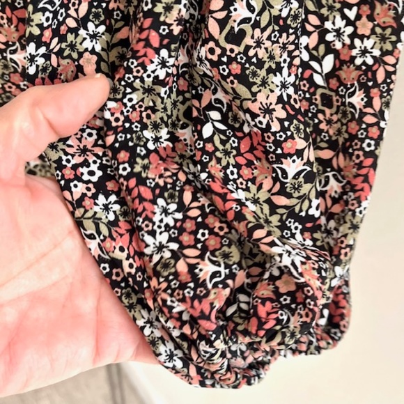 Max Studio Black Floral Print Pleated Tunic Blouse - Picture 3 of 6